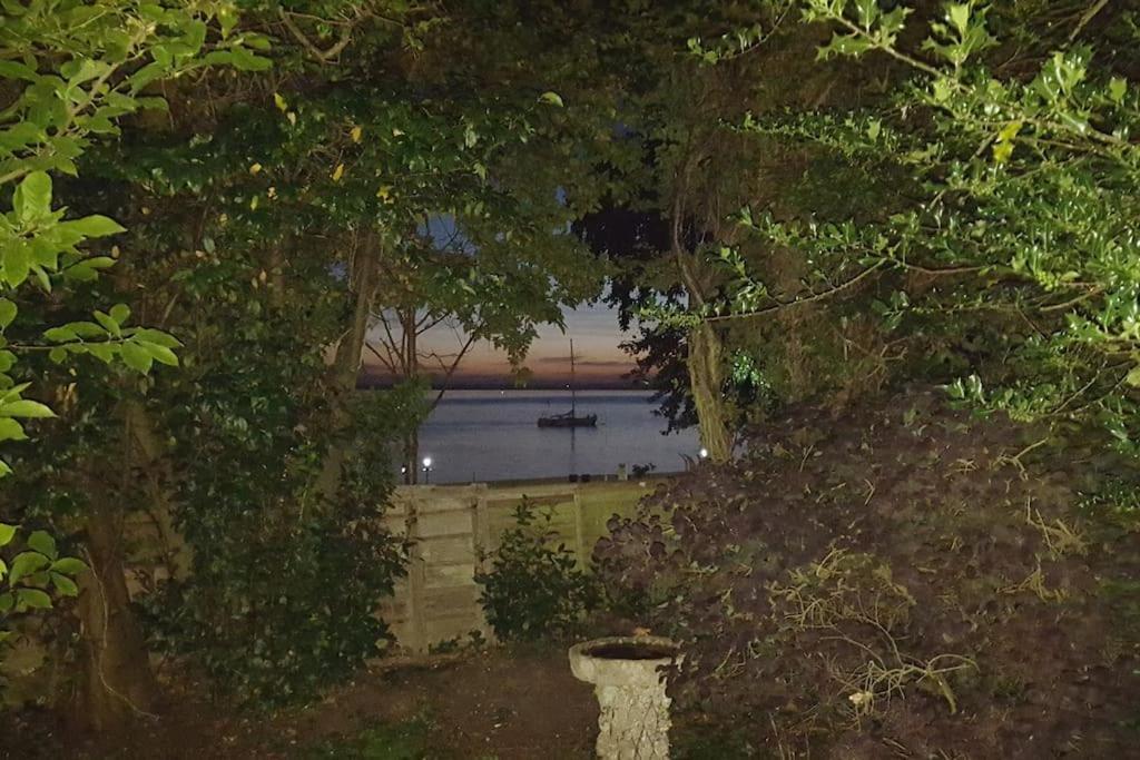 Cliffside Διαμέρισμα Cowes  Εξωτερικό φωτογραφία